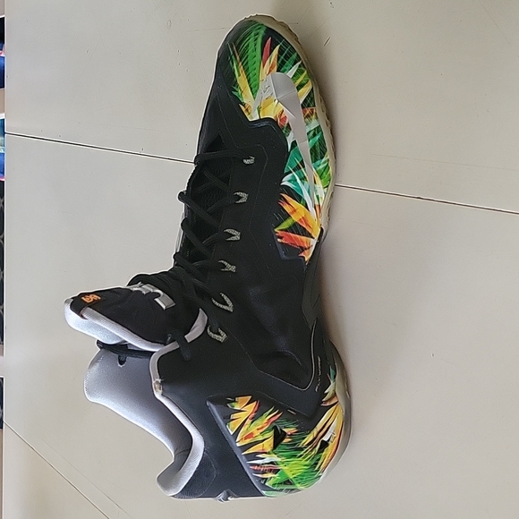 Nike LeBron 11 Everglades - Picture 3 of 8